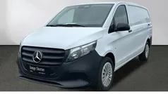 Weiß Gebraucht 2024 Mercedes Vito Van / Kleinbus | 36.831 € (Fairer Preis)