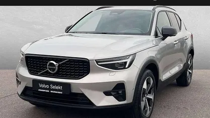 Silver dawn Gebraucht 2025 Volvo XC40 Plus SUV | 41.750 € (Fairer Preis)