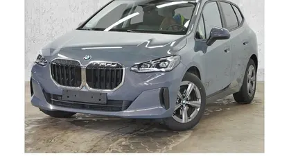 Gebraucht BMW 220 163 PS (119 kW) 2025 Grau Van / Kleinbus