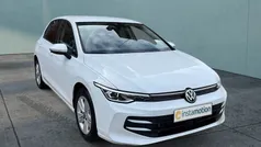 Weiß Gebraucht 2024 VW Golf VIII Life Limousine | 24.940 € (Fairer Preis)