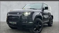 Santorini black Gebraucht 2025 Land Rover Defender SE Dynamic SUV | 78.480 € (Guter Preis)