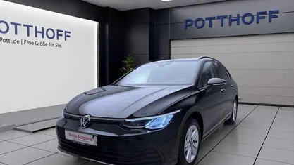 Gebraucht VW Golf VIII Life 150 PS (110 kW) 2022 Kombi