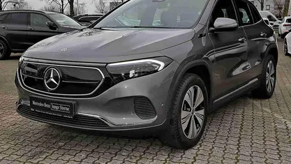 Grau Gebraucht 2022 Mercedes EQA250 Progressive SUV | 28.890 € (Fairer Preis)