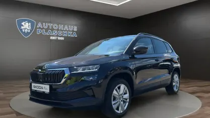 Gebraucht Skoda Karoq Selection 150 PS (110 kW) 2025 Schwarzmagic perleffekt SUV
