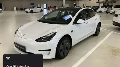 Weiß Gebraucht 2021 Tesla Model 3 Standard Range Limousine | 25.200 € (Fairer Preis)