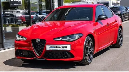 Begagnad Alfa Romeo Giulia Competizione 280 HK (205 kW) 2023 Röd Sedan