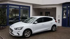 Frostweiß Gebraucht 2022 Ford Focus Cool & Connect Kleinwagen | 19.850 € (Guter Preis)