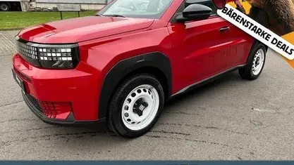 Gebraucht Fiat Grande Panda Red 61 kW (83 PS) 2025 Rot Kleinwagen