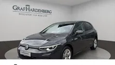 Grau Gebraucht 2021 VW Golf VIII Life Limousine | 17.777 € (Fairer Preis)