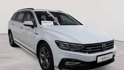 Gebraucht VW Passat Business 150 PS (110 kW) 2022 Pure white Kombi