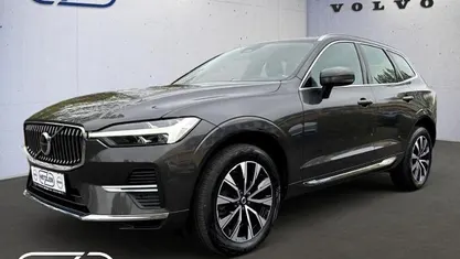 Grau Gebraucht 2022 Volvo XC60 Plus SUV | 38.850 € (Guter Preis)