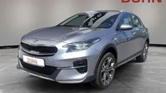 Grau Gebraucht 2020 Kia XCeed Vision SUV | 19.990 € (Fairer Preis)