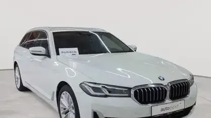 Gebraucht BMW 530 Luxury Line 286 PS (210 kW) 2022 Alpinweiss uni Kombi