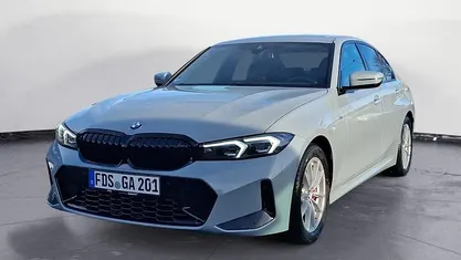 Gebraucht BMW 320 Performance 190 PS (139 kW) 2025 Alpinweiß Limousine