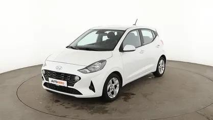 Gebraucht Hyundai i10 Trend 84 PS (61 kW) 2021 Weiß Kleinwagen