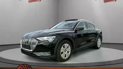 Brillantschwarz Gebraucht 2020 Audi e-tron Sportback Comfort SUV | 29.990 € (Fairer Preis)
