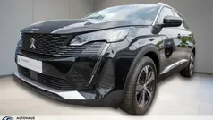 Schwarz Gebraucht 2023 Peugeot 5008 Allure Van / Kleinbus | 30.390 € (Fairer Preis)