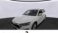 Weiss Gebraucht 2023 Skoda Octavia Style Kombi | 24.977 € (Guter Preis)