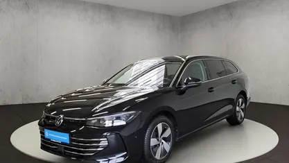 Gebraucht VW Passat Elegance 193 PS (141 kW) 2024 Grenadillschwarz metallic Kombi