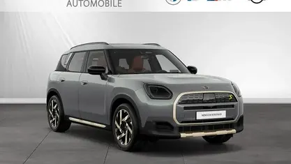 Usata Mini Countryman 230 kW (313 CV) 2025 Verde SUV