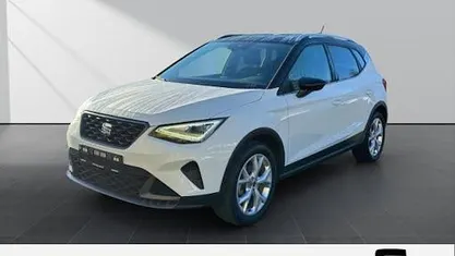 Nevada weiß Gebraucht 2023 Seat Arona FR SUV | 20.990 € (Fairer Preis)