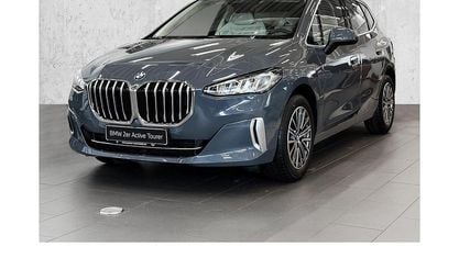 Nowe BMW 216 Luxury Line 122 KM (89 kW) 2025 Szary Minivan