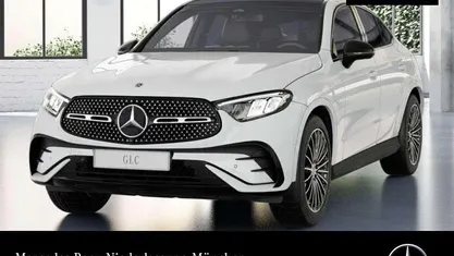 Polarweiß Gebraucht 2025 Mercedes 200 AMG Coupé | 61.900 € (Fairer Preis)