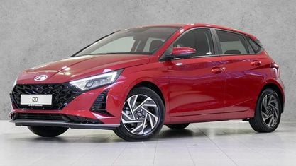 Neu Hyundai i20 Trend 90 PS (66 kW) 2026 Dragon red / met Limousine