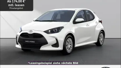 Neu Toyota Yaris Hybrid Active 116 PS (85 kW) 2026 Pure) white ii (weiss Limousine