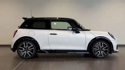 Weiß Gebraucht 2025 Mini John Cooper Works Kleinwagen | 34.900 € (Fairer Preis)