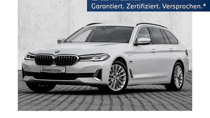 Weiß Gebraucht 2022 BMW 530e Luxury Line Kombi | 29.740 € (Superpreis)