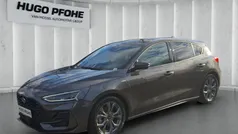 Magnetic Gebraucht 2024 Ford Focus ST-Line X Limousine | 26.530 € (Fairer Preis)