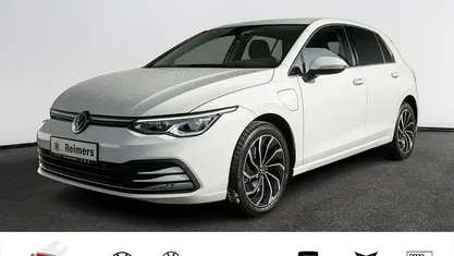 Gebraucht VW Golf VIII Style 204 PS (150 kW) 2022 Weiß Limousine