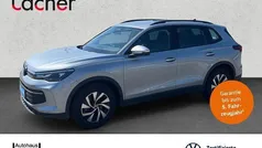 Oyster silver metallic Gebraucht 2024 VW Tiguan Life SUV | 36.490 € (Fairer Preis)