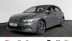 Grau Gebraucht 2023 VW Golf VIII Style Limousine | 27.990 € (Fairer Preis)