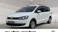 Weiß Gebraucht 2022 VW Sharan Comfortline Van / Kleinbus | 25.870 € (Superpreis)