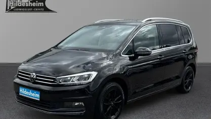 Gebraucht VW Touran Highline 150 PS (110 kW) 2022 Schwarz Van / Kleinbus