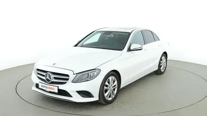 Gebraucht Mercedes C200 Avantgarde 197 PS (144 kW) 2019 Weiß Limousine