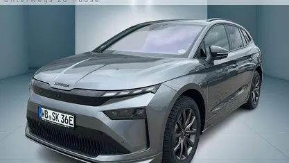 Graphitegrau metallic Gebraucht 2025 Skoda Enyaq iV SportLine SUV | 55.850 € (Fairer Preis)