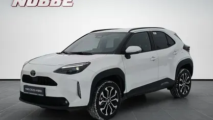 Neu Toyota Yaris Cross 131 PS (96 kW) 2026 Schneeweiß SUV