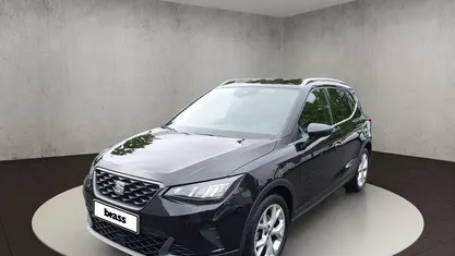 Mitternachtsschwarz Gebraucht 2024 Seat Arona FR SUV | 17.980 € (Guter Preis)