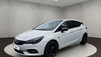 Schnee weiß (uni) Gebraucht 2021 Opel Astra GS Line Limousine | 13.450 € (Fairer Preis)