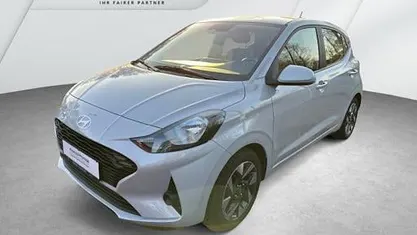 Gebraucht Hyundai i10 Trend 63 PS (46 kW) 2025 Grau Kleinwagen