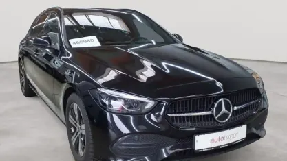 Gebraucht Mercedes C200 Avantgarde 163 PS (119 kW) 2023 Obsidianschwarz metallic Kombi