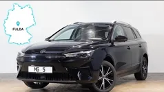 Schwarz, pebble black Gebraucht 2022 MG MG5 EV Luxury Kombi | 27.990 € (Teuer)