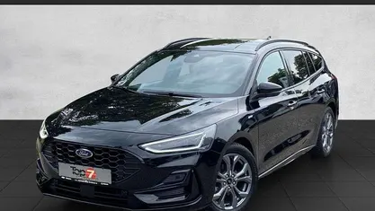 Obsidianschwarz (schwarz) Gebraucht 2023 Ford Focus ST-Line Kombi | 24.400 € (Fairer Preis)