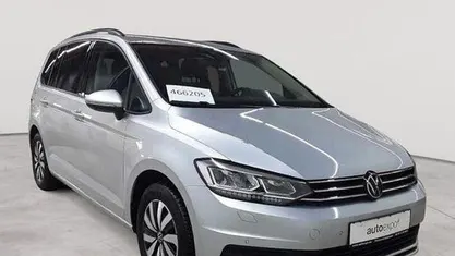 Gebraucht VW Touran Comfortline 122 PS (89 kW) 2022 Reflexsilber metallic Van / Kleinbus