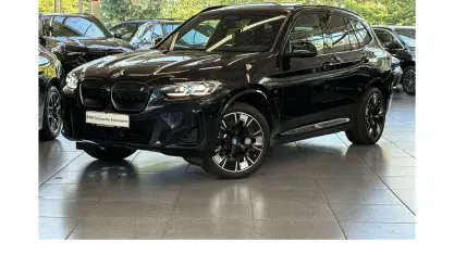 Gebraucht BMW iX3 M Sport 210 kW (286 PS) 2023 Schwarz SUV