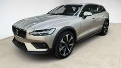 Bricht dusk (metallic) Gebraucht 2024 Volvo V60 CC Ultimate Kombi | 43.950 € (Fairer Preis)