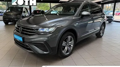 Gebraucht VW Tiguan Allspace Life 150 PS (110 kW) 2023 Grau SUV